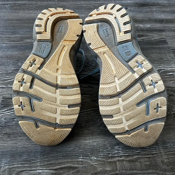 Brooks Adrenaline GTS 23 Running Shoes, 6.5, Low miles - Picture 5 of 5